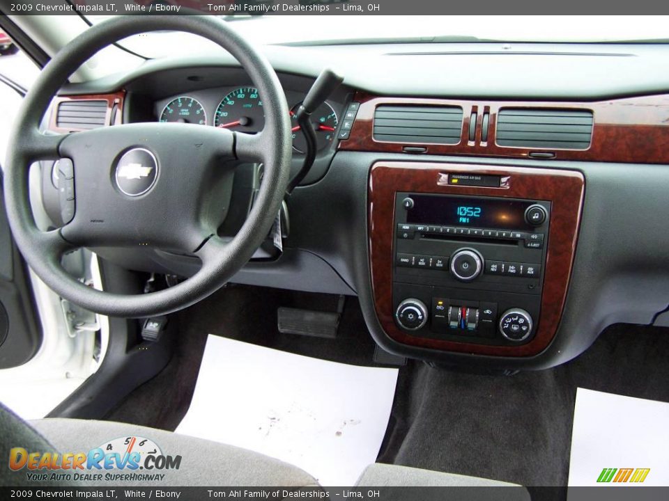 2009 Chevrolet Impala LT White / Ebony Photo #13