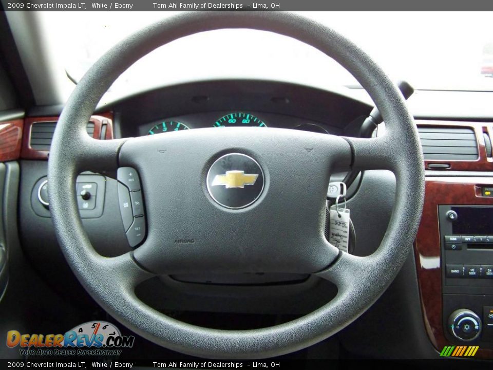 2009 Chevrolet Impala LT White / Ebony Photo #16