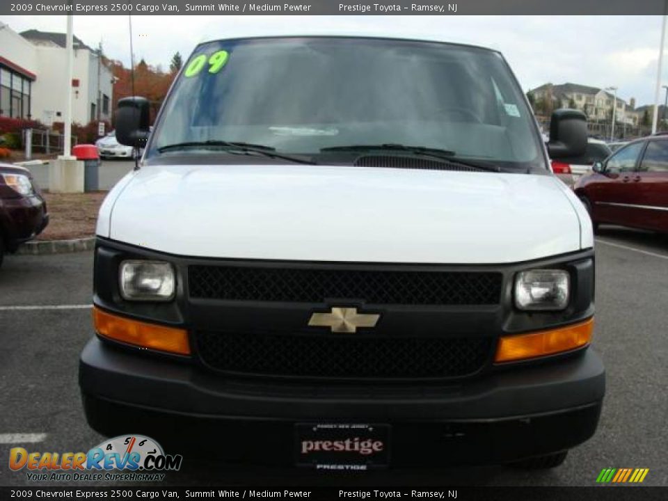 2009 Chevrolet Express 2500 Cargo Van Summit White / Medium Pewter Photo #2