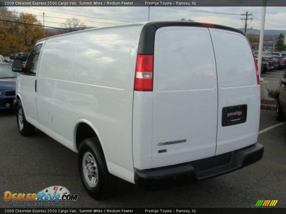 2009 Chevrolet Express 2500 Cargo Van Summit White / Medium Pewter Photo #4