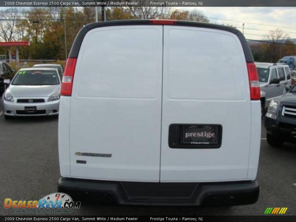 2009 Chevrolet Express 2500 Cargo Van Summit White / Medium Pewter Photo #5