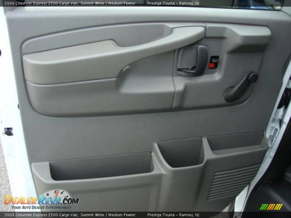 2009 Chevrolet Express 2500 Cargo Van Summit White / Medium Pewter Photo #6