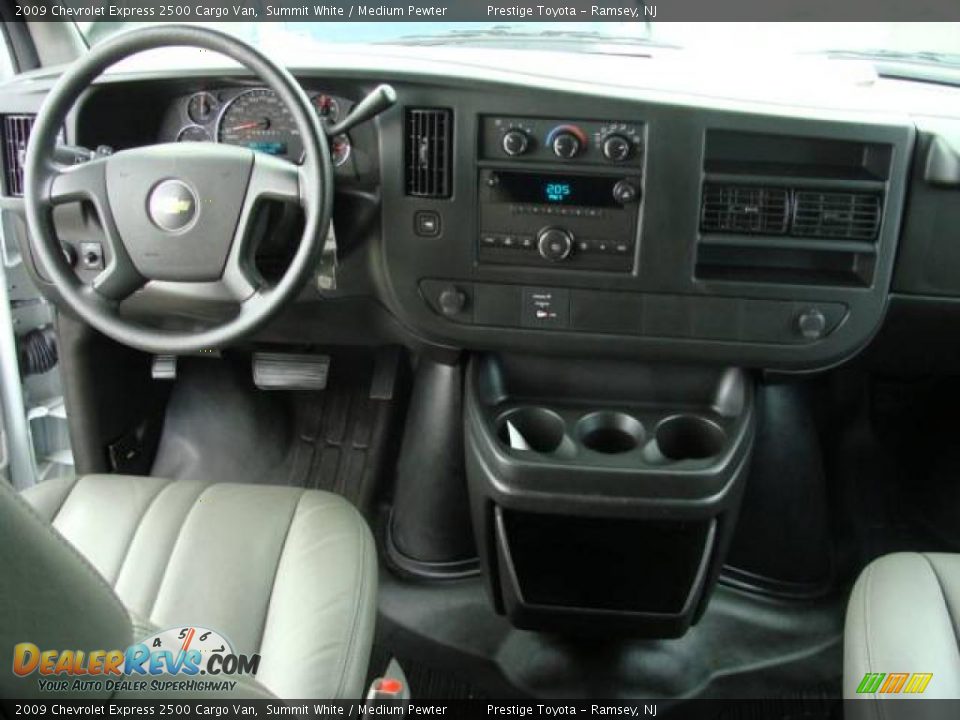 2009 Chevrolet Express 2500 Cargo Van Summit White / Medium Pewter Photo #9