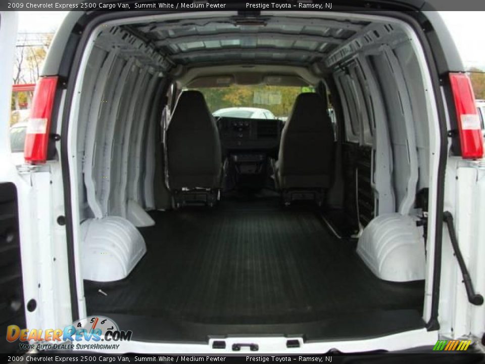2009 Chevrolet Express 2500 Cargo Van Summit White / Medium Pewter Photo #12