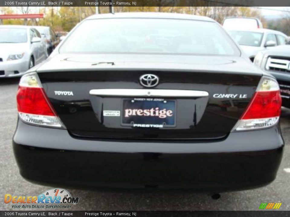 2006 Toyota Camry LE Black / Taupe Photo #5