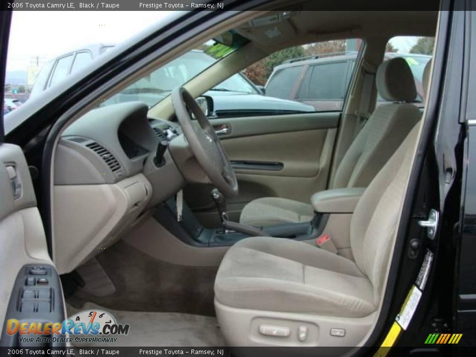 2006 Toyota Camry LE Black / Taupe Photo #7