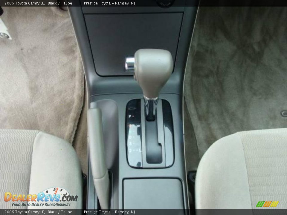 2006 Toyota Camry LE Black / Taupe Photo #12