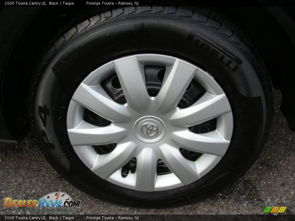 2006 Toyota Camry LE Black / Taupe Photo #14