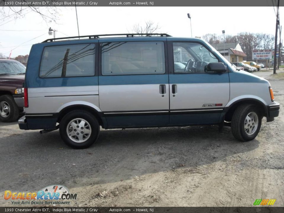 1993 Chevrolet Astro EXT Indigo Blue Metallic / Gray Photo #4