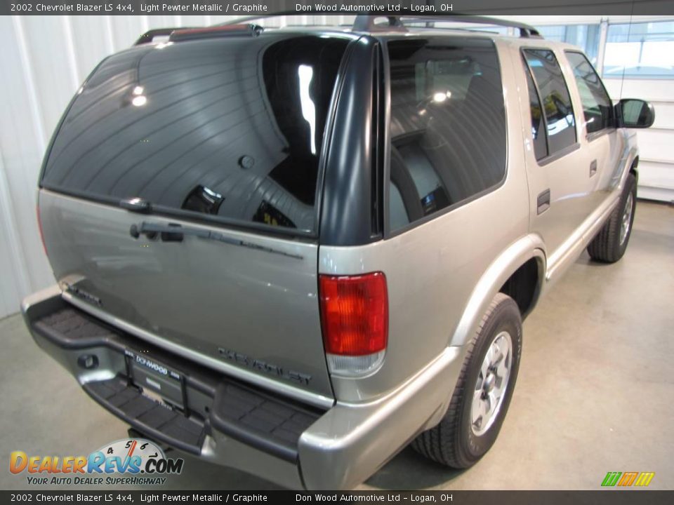 2002 Chevrolet Blazer LS 4x4 Light Pewter Metallic / Graphite Photo #3