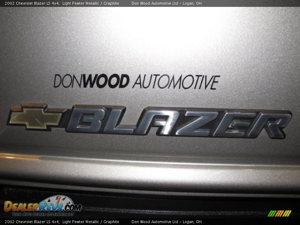 2002 Chevrolet Blazer LS 4x4 Light Pewter Metallic / Graphite Photo #5