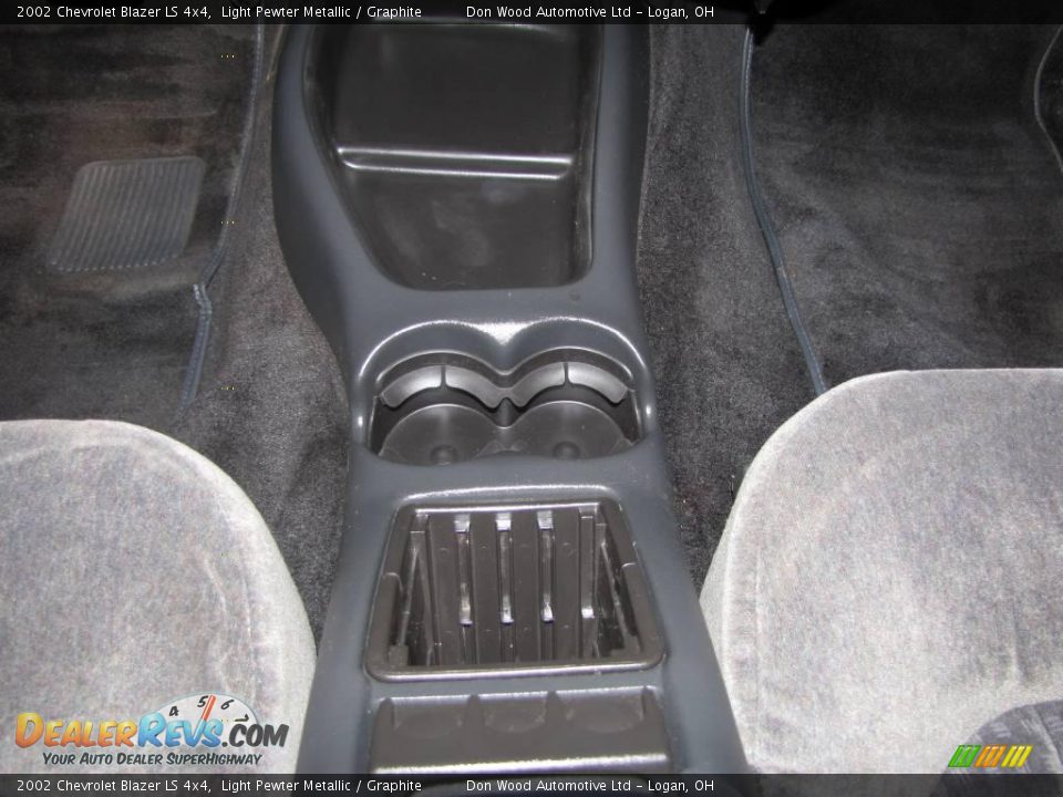 2002 Chevrolet Blazer LS 4x4 Light Pewter Metallic / Graphite Photo #8