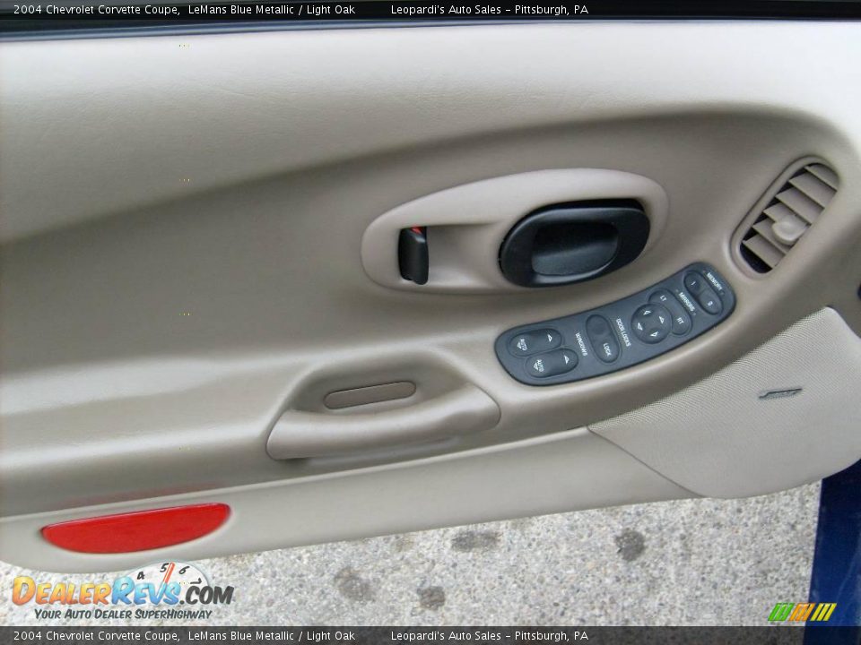 2004 Chevrolet Corvette Coupe LeMans Blue Metallic / Light Oak Photo #11