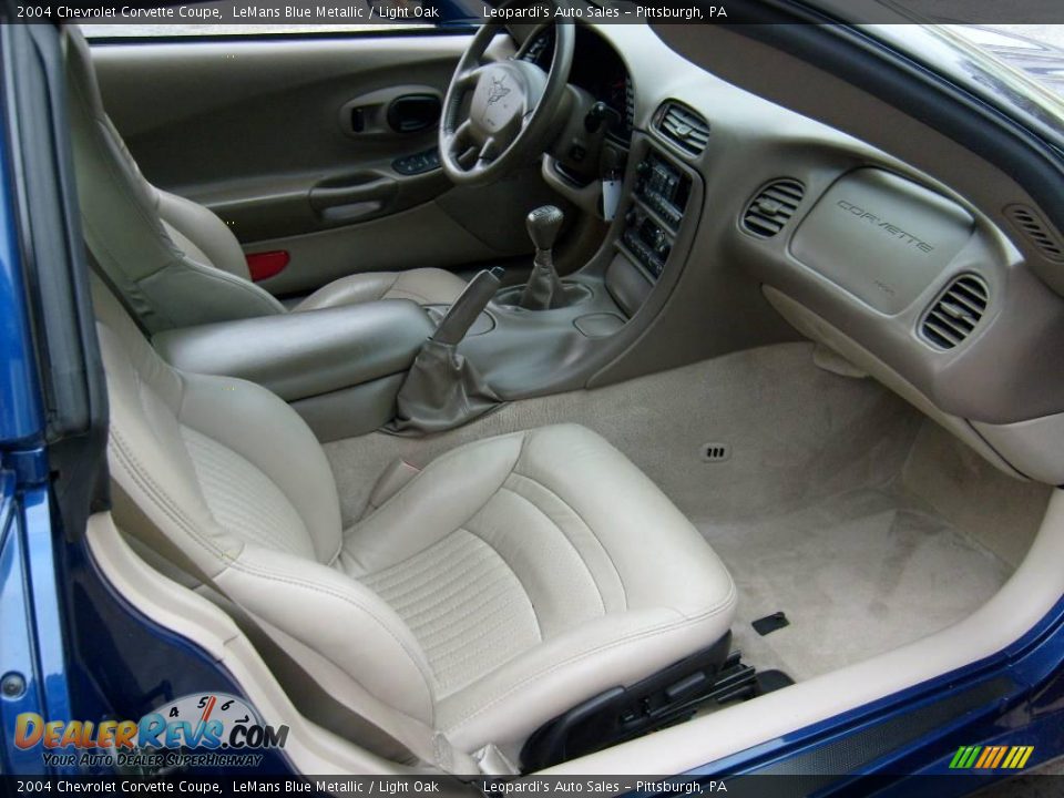 2004 Chevrolet Corvette Coupe LeMans Blue Metallic / Light Oak Photo #12