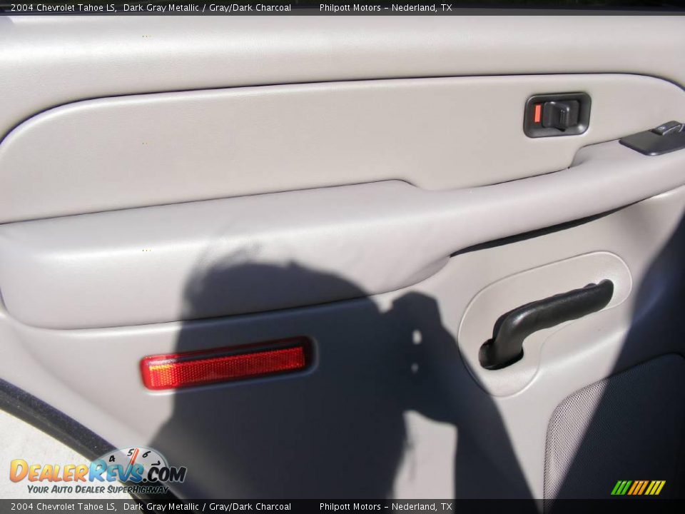 2004 Chevrolet Tahoe LS Dark Gray Metallic / Gray/Dark Charcoal Photo #32