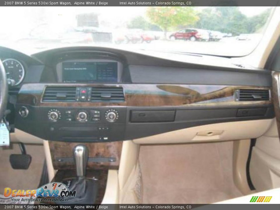 2007 BMW 5 Series 530xi Sport Wagon Alpine White / Beige Photo #12