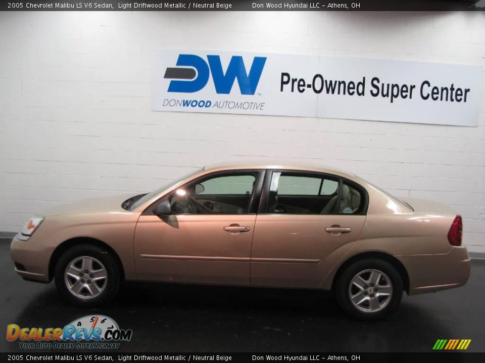 2005 Chevrolet Malibu LS V6 Sedan Light Driftwood Metallic / Neutral Beige Photo #5