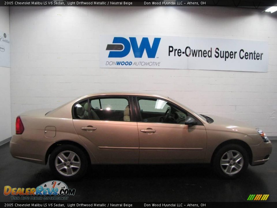 2005 Chevrolet Malibu LS V6 Sedan Light Driftwood Metallic / Neutral Beige Photo #6