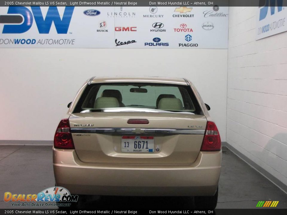 2005 Chevrolet Malibu LS V6 Sedan Light Driftwood Metallic / Neutral Beige Photo #7