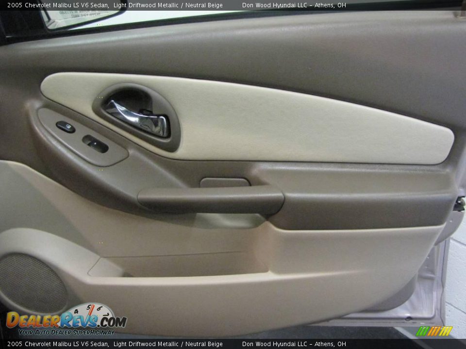 2005 Chevrolet Malibu LS V6 Sedan Light Driftwood Metallic / Neutral Beige Photo #14