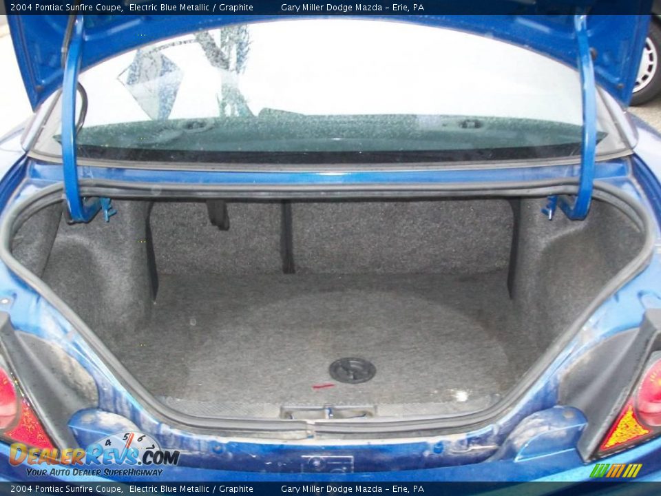 2004 Pontiac Sunfire Coupe Electric Blue Metallic / Graphite Photo #4