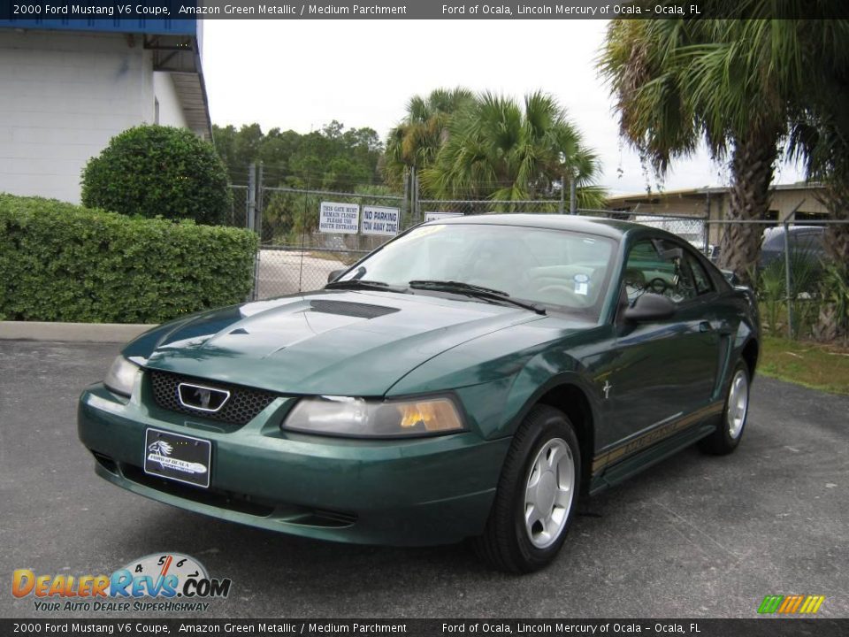 2000 Ford Mustang V6 Coupe Amazon Green Metallic / Medium Parchment Photo #7