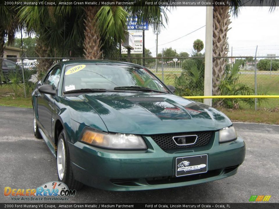 2000 Ford Mustang V6 Coupe Amazon Green Metallic / Medium Parchment Photo #9