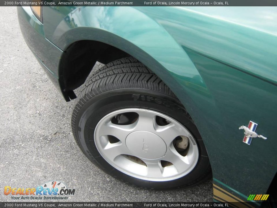 2000 Ford Mustang V6 Coupe Amazon Green Metallic / Medium Parchment Photo #13