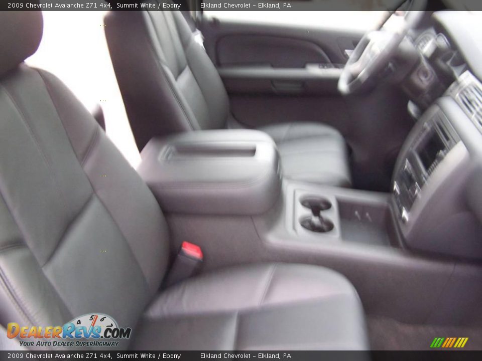 2009 Chevrolet Avalanche Z71 4x4 Summit White / Ebony Photo #16