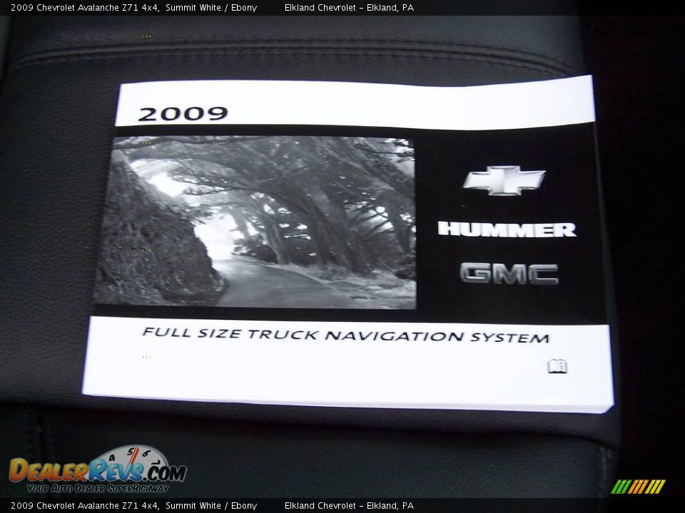 2009 Chevrolet Avalanche Z71 4x4 Summit White / Ebony Photo #21