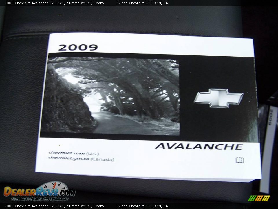 2009 Chevrolet Avalanche Z71 4x4 Summit White / Ebony Photo #22