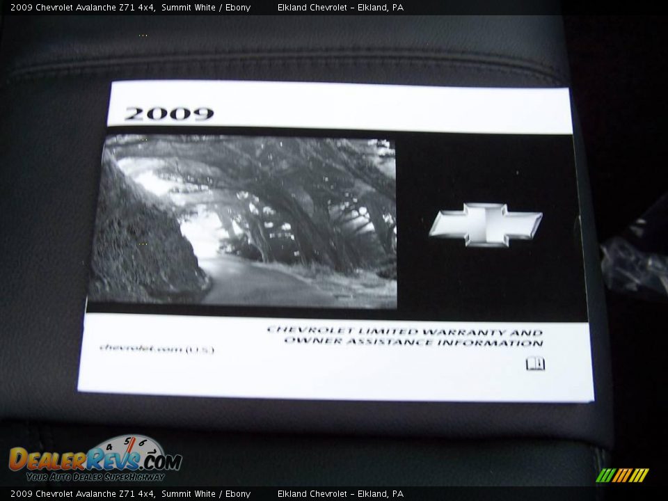 2009 Chevrolet Avalanche Z71 4x4 Summit White / Ebony Photo #23