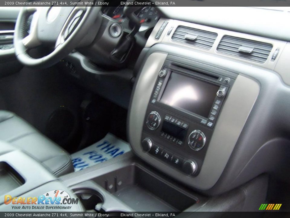 2009 Chevrolet Avalanche Z71 4x4 Summit White / Ebony Photo #26