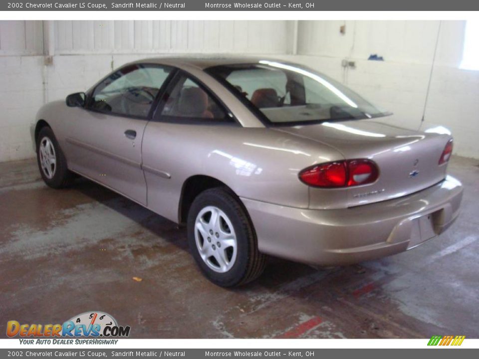 2002 Chevrolet Cavalier LS Coupe Sandrift Metallic / Neutral Photo #7