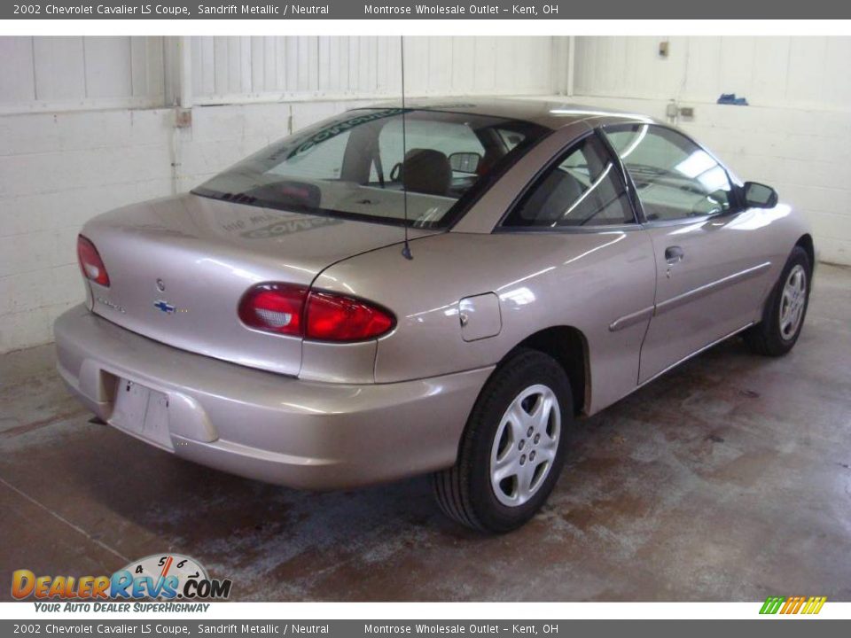 2002 Chevrolet Cavalier LS Coupe Sandrift Metallic / Neutral Photo #8