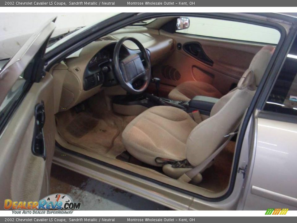 2002 Chevrolet Cavalier LS Coupe Sandrift Metallic / Neutral Photo #12