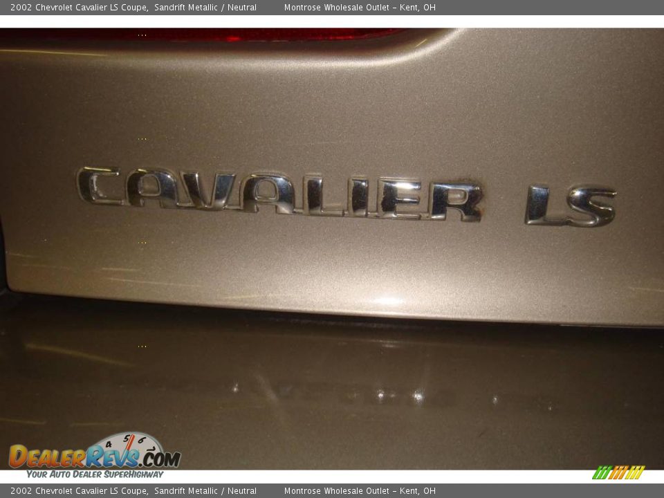 2002 Chevrolet Cavalier LS Coupe Sandrift Metallic / Neutral Photo #22