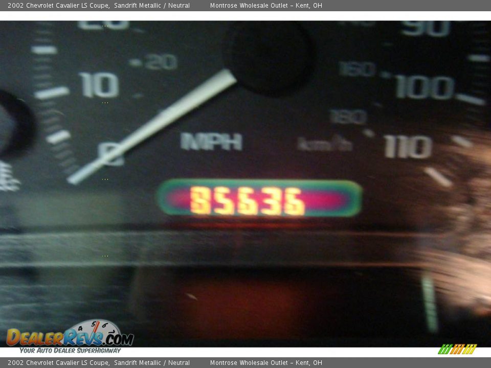 2002 Chevrolet Cavalier LS Coupe Sandrift Metallic / Neutral Photo #23