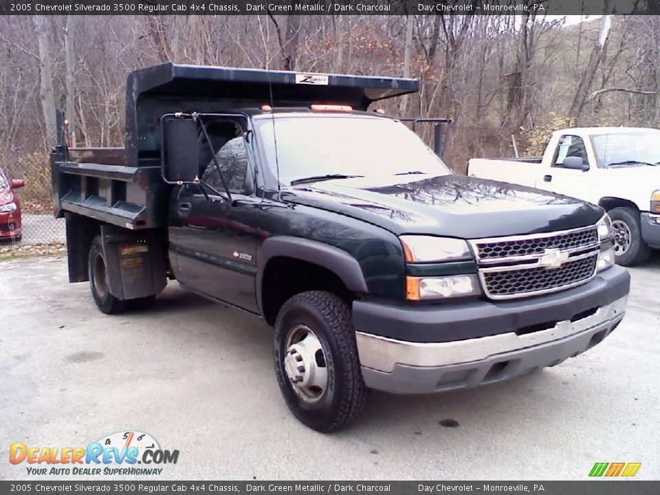 2005 Chevrolet Silverado 3500 Regular Cab 4x4 Chassis Dark Green Metallic / Dark Charcoal Photo #2