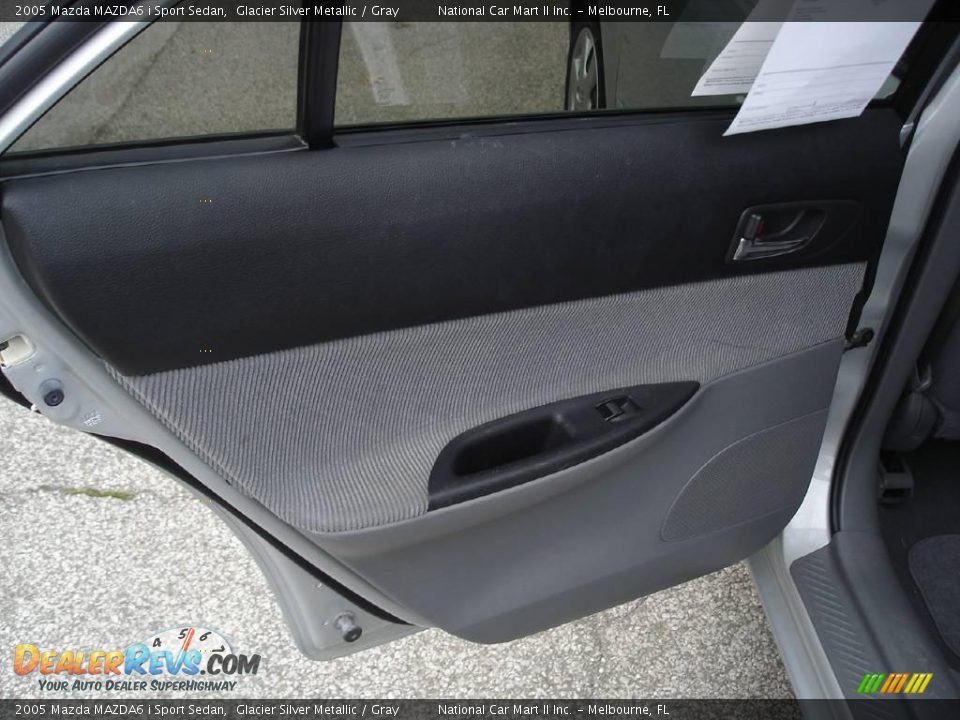 2005 Mazda MAZDA6 i Sport Sedan Glacier Silver Metallic / Gray Photo #10