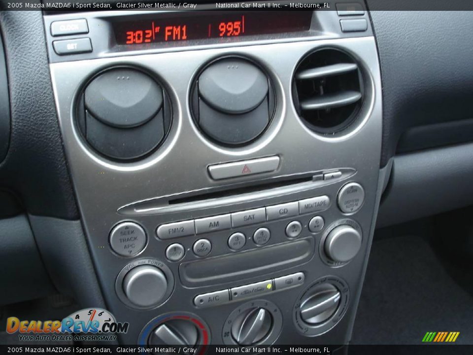 2005 Mazda MAZDA6 i Sport Sedan Glacier Silver Metallic / Gray Photo #15