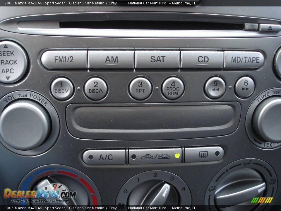 2005 Mazda MAZDA6 i Sport Sedan Glacier Silver Metallic / Gray Photo #17