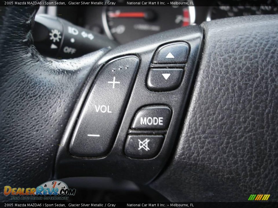 2005 Mazda MAZDA6 i Sport Sedan Glacier Silver Metallic / Gray Photo #18