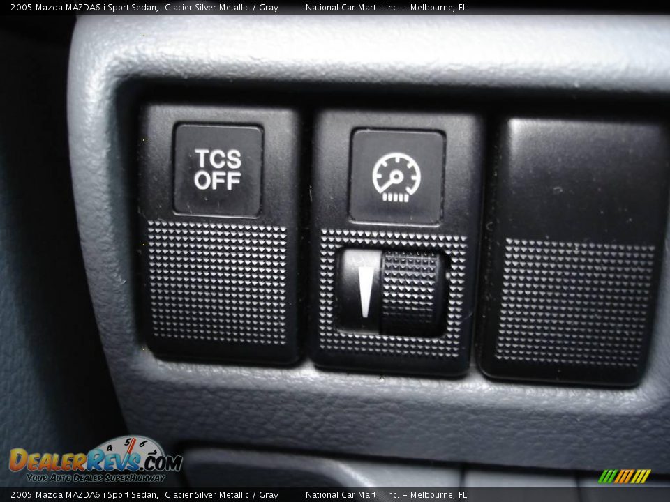 2005 Mazda MAZDA6 i Sport Sedan Glacier Silver Metallic / Gray Photo #20