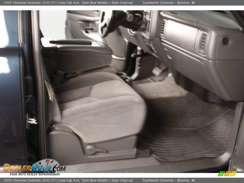 2005 Chevrolet Silverado 1500 Z71 Crew Cab 4x4 Dark Blue Metallic / Dark Charcoal Photo #4