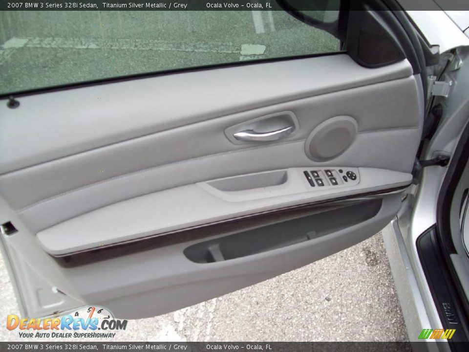 2007 BMW 3 Series 328i Sedan Titanium Silver Metallic / Grey Photo #16