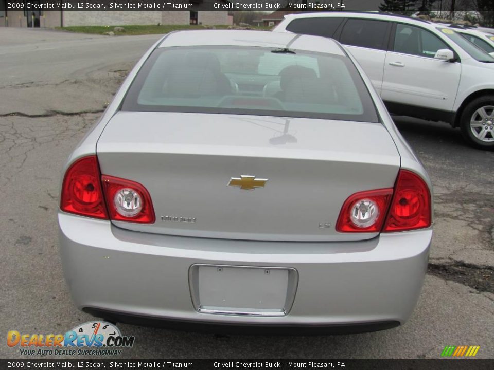 2009 Chevrolet Malibu LS Sedan Silver Ice Metallic / Titanium Photo #5