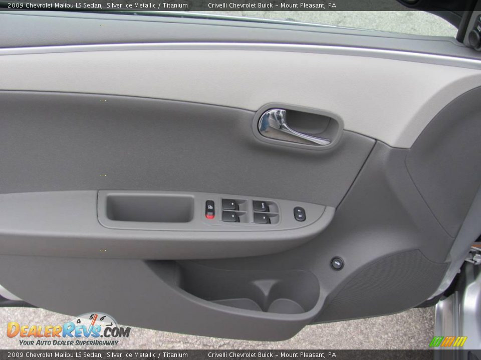 2009 Chevrolet Malibu LS Sedan Silver Ice Metallic / Titanium Photo #13
