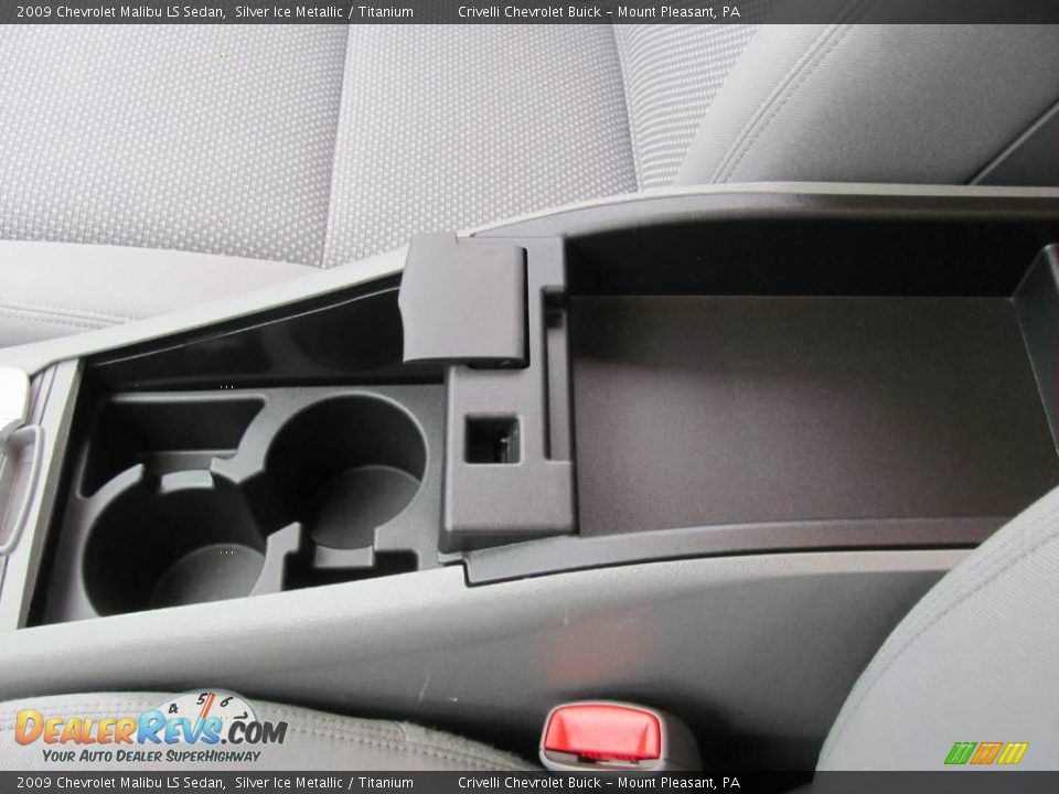 2009 Chevrolet Malibu LS Sedan Silver Ice Metallic / Titanium Photo #17