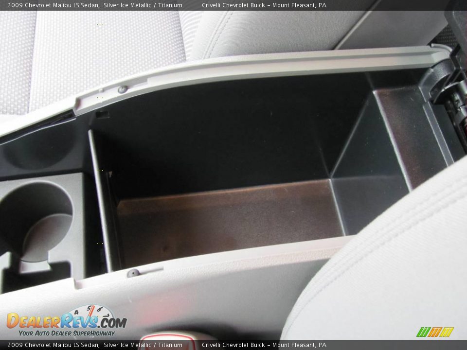 2009 Chevrolet Malibu LS Sedan Silver Ice Metallic / Titanium Photo #18